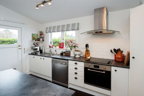 Photo of property in 11 Limbrick Street, Terrace End, Palmerston North, 4410