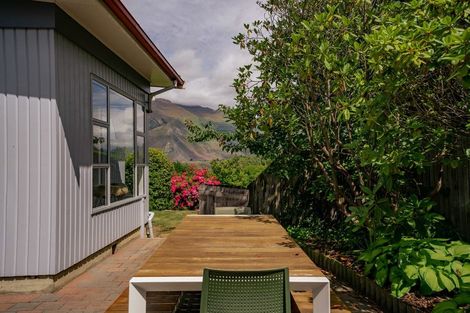 Photo of property in 50 Beacon Point Road, Wanaka, 9305