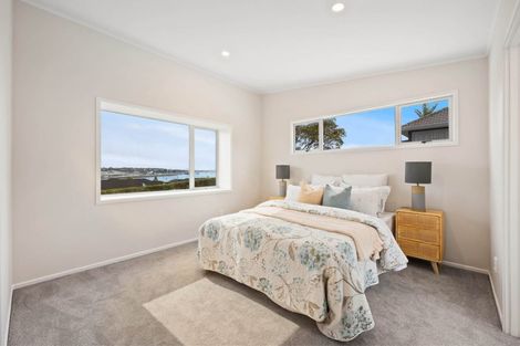 Photo of property in 34 Bucklands Beach Road, Bucklands Beach, Auckland, 2012