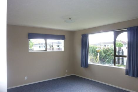 Photo of property in 27 Te Maru Place, Redwood, Christchurch, 8051