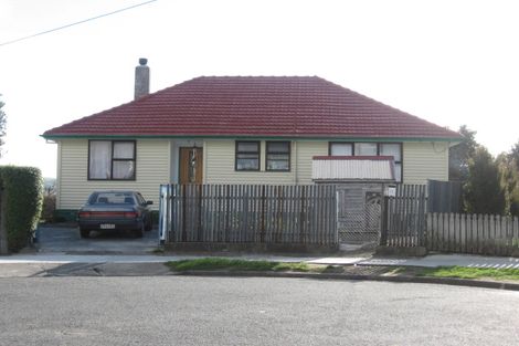 Photo of property in 15 Somerset Place, Cannons Creek, Porirua, 5024