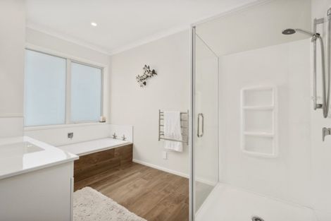 Photo of property in 77 Sandhurst Drive, Papamoa Beach, Papamoa, 3118