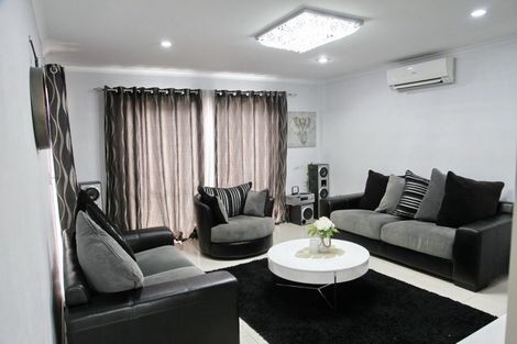 Photo of property in 22 Ashmere Lane, Weymouth, Auckland, 2103