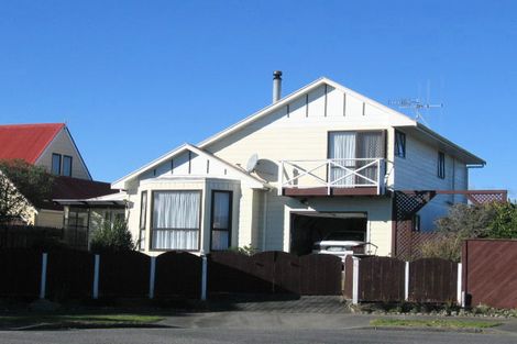 Photo of property in 36 Simcox Street, Otaki Beach, Otaki, 5512