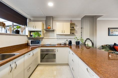 Photo of property in 72 Saint Andrews Terrace, St Andrews, Hamilton, 3200