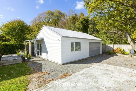 Photo of property in 14 Molloys Road, Te Marua, Upper Hutt, 5018