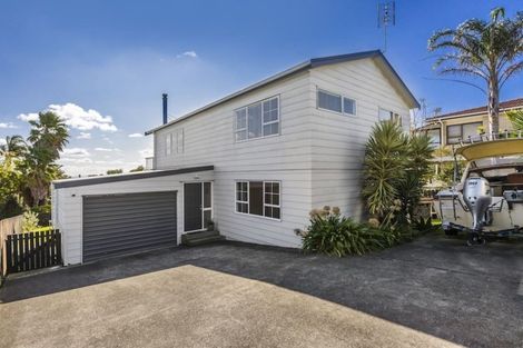Photo of property in 1354a Whangaparaoa Road, Army Bay, Whangaparaoa, 0930