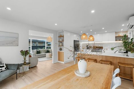 Photo of property in 21 Woodstock Place, Russley, Christchurch, 8042