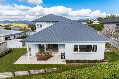 Photo of property in 135 Endeavour Drive, Whitby, Porirua, 5024