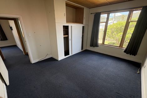 Photo of property in 31 Awamutu Grove, Waiwhetu, Lower Hutt, 5010