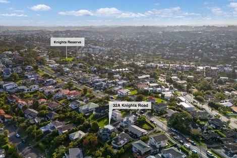 Photo of property in 32a Knights Road, Rothesay Bay, Auckland, 0630