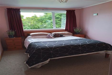 Photo of property in 9 Clifford Street, Clinton, 9534