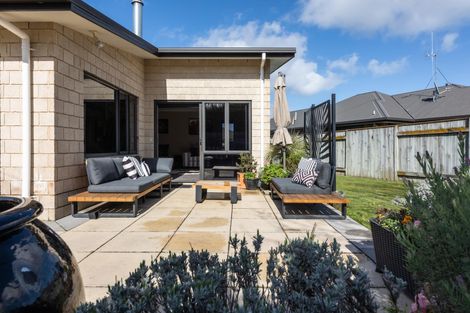 Photo of property in 95a Schnell Drive, Kelvin Grove, Palmerston North, 4414