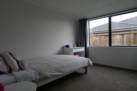 Photo of property in 8 Parkgrove Crescent, Pokeno, 2402