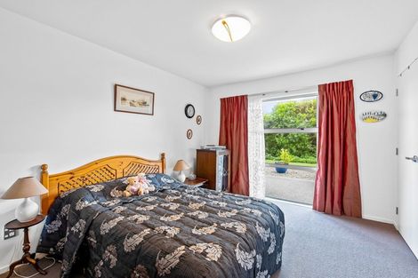 Photo of property in 12 Millennium Hill, Paraparaumu, 5032