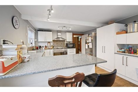 Photo of property in 2 Commercial Road, Oxford, 7430