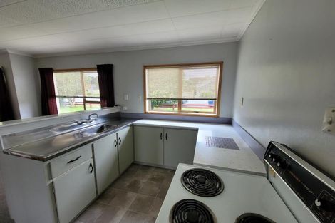 Photo of property in 39 Birdwood Avenue, Moturoa, New Plymouth, 4310