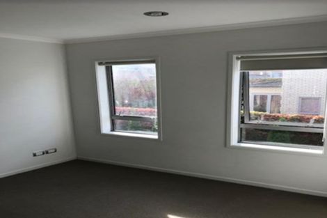 Photo of property in 75a Fields Parade, Oteha, Auckland, 0632