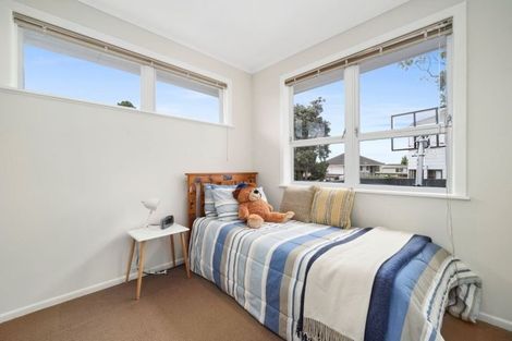 Photo of property in 1/8 Arrow Road, Forrest Hill, Auckland, 0620