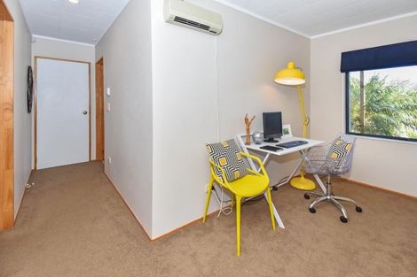 Photo of property in 15 Stevenson Road, Clarks Beach, 2122