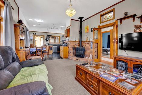 Photo of property in 231 Glover Road, Hawera, 4610