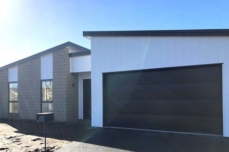Photo of property in 35 Awataha Crescent, Pyes Pa, Tauranga, 3110