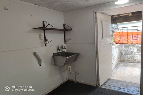 Photo of property in 81 Chivalry Road, Glenfield, Auckland, 0629