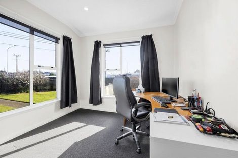 Photo of property in 114 Glover Road, Hawera, 4610