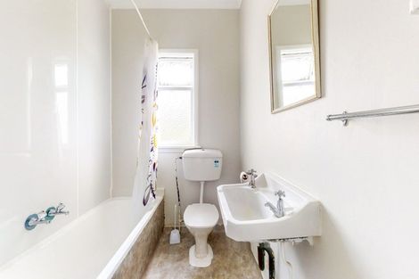 Photo of property in 20a Ludlam Crescent, Woburn, Lower Hutt, 5010