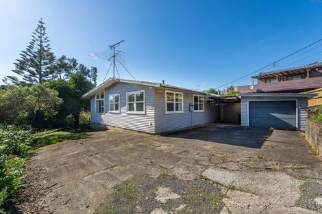 Photo of property in 295 Glenfield Road, Glenfield, Auckland, 0629