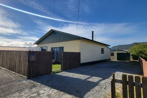 Photo of property in 43 Blake Street, Blaketown, Greymouth, 7805