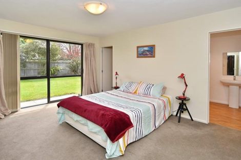 Photo of property in 12 Taunton Place, Rangiora, 7400