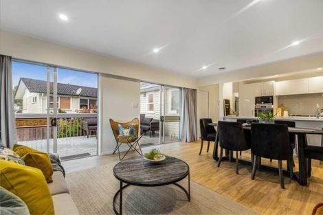 Photo of property in 9 Pendlebury Street, Green Bay, Auckland, 0604