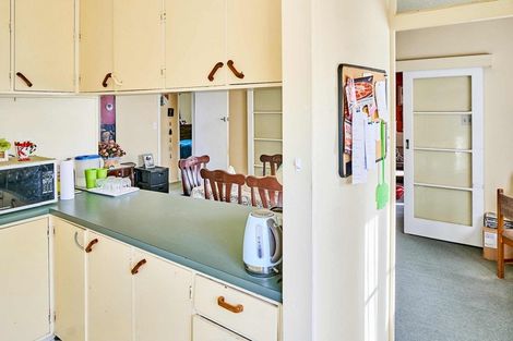 Photo of property in 4 Cambridge Street, Tawa, Wellington, 5028