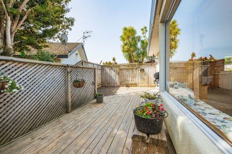 Photo of property in 26 Marchant Place, Westown, New Plymouth, 4310