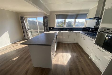 Photo of property in 6 Croall Crescent, St Andrews, Hamilton, 3200