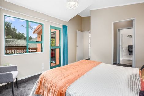 Photo of property in 68 Peterhouse Street, Tawa, Wellington, 5028