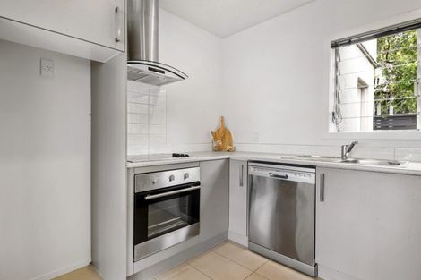 Photo of property in 5/37 Waipa Street, Birkenhead, Auckland, 0626