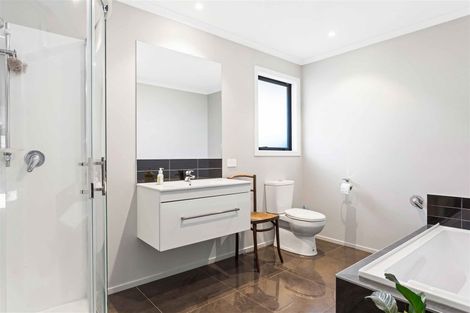 Photo of property in 11 Gleneagles Terrace, Ilam, Christchurch, 8053