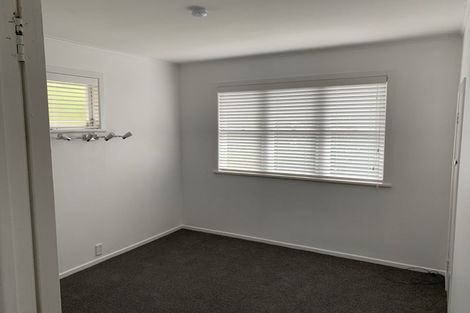 Photo of property in 308 Wairau Road, Glenfield, Auckland, 0629