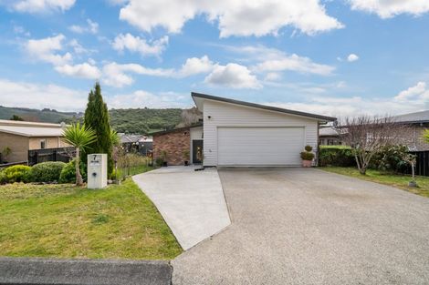 Photo of property in 7 Diamond Grove, Brown Owl, Upper Hutt, 5018