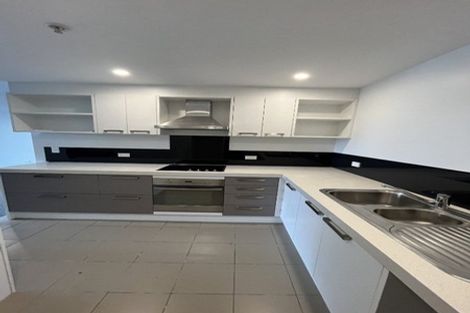 Photo of property in Bella Vista, 1h/84 Gunner Drive, Te Atatu Peninsula, Auckland, 0610