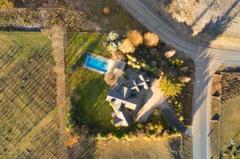 Photo of property in 1 Scott Terrace, Cromwell, 9310