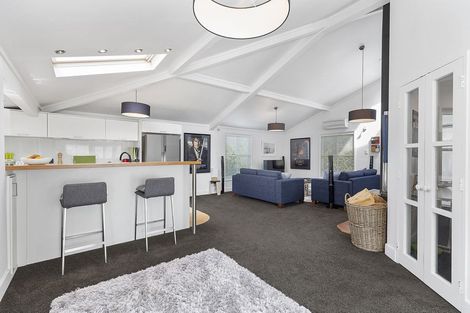 Photo of property in 15 Waikowhai Street, Ngaio, Wellington, 6035