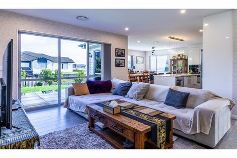 Photo of property in 6 Josh Road, Huapai, Kumeu, 0810