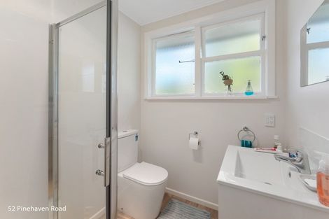 Photo of property in 52 Pinehaven Road, Pinehaven, Upper Hutt, 5019