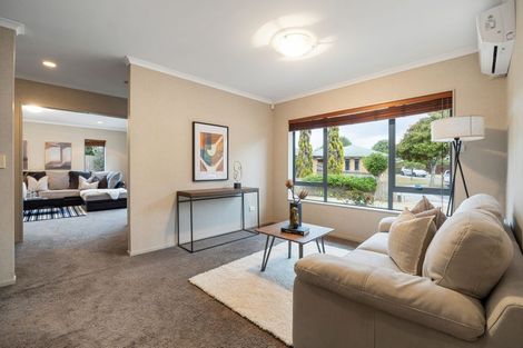 Photo of property in 35 Milbrook Place, Chartwell, Hamilton, 3210