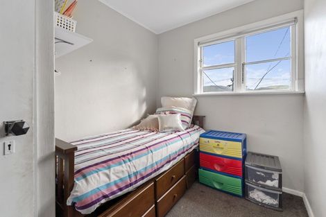 Photo of property in 44 Athlone Crescent, Avalon, Lower Hutt, 5011