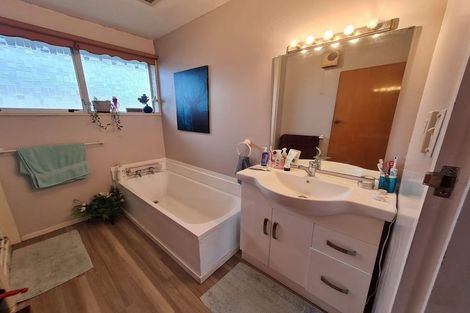 Photo of property in 18 Medina Crescent, Parklands, Christchurch, 8083