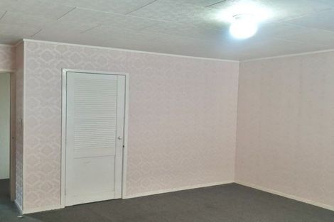 Photo of property in 190 Universal Drive, Henderson, Auckland, 0610